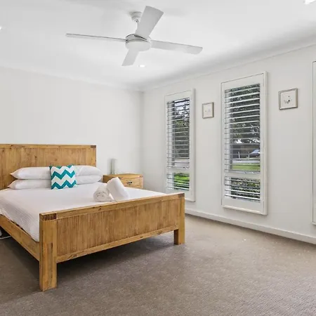 Pelican House Lakes Entrance Exterior photo