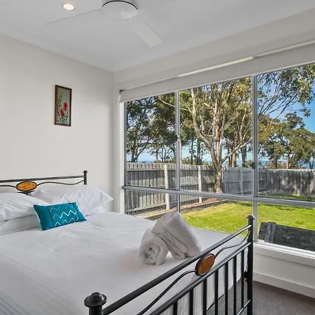 Pelican House Lakes Entrance Exterior photo